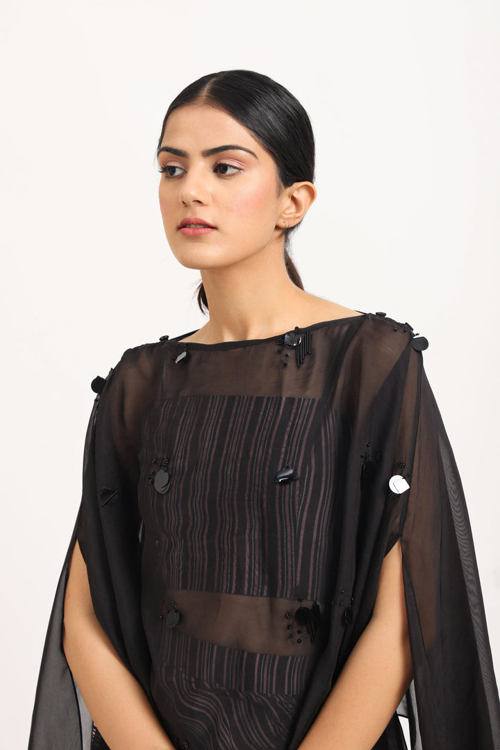 BLACK ORGANZA CAPE